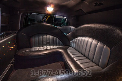 Lincoln Navigator - 12-14 Passengers