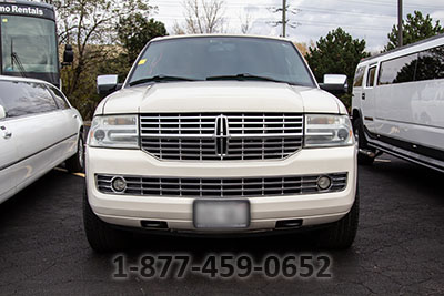 Lincoln Navigator - 12-14 Passengers