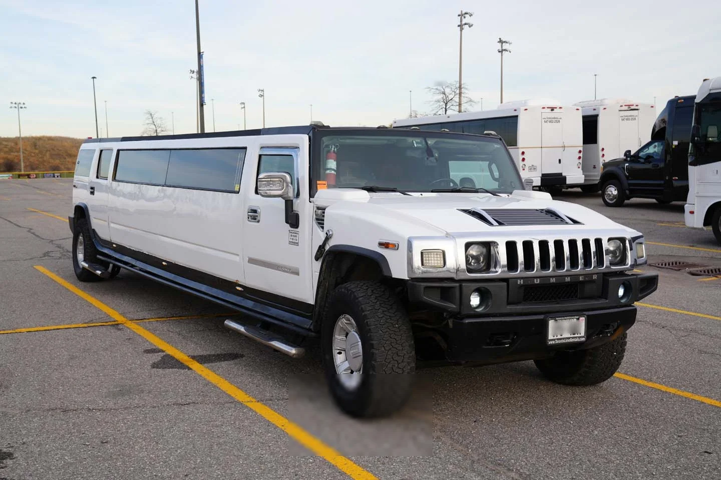 Hummer Limousine (Splendor) - 18-20 Passengers