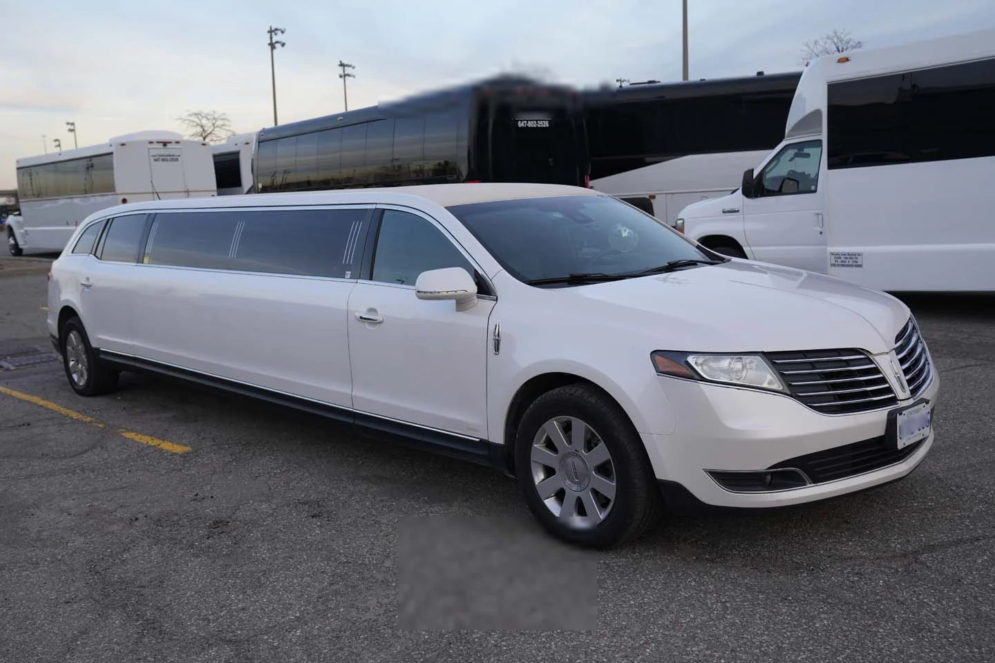 Lincoln MKT Limousine (MKT3) - 8-10 Passengers