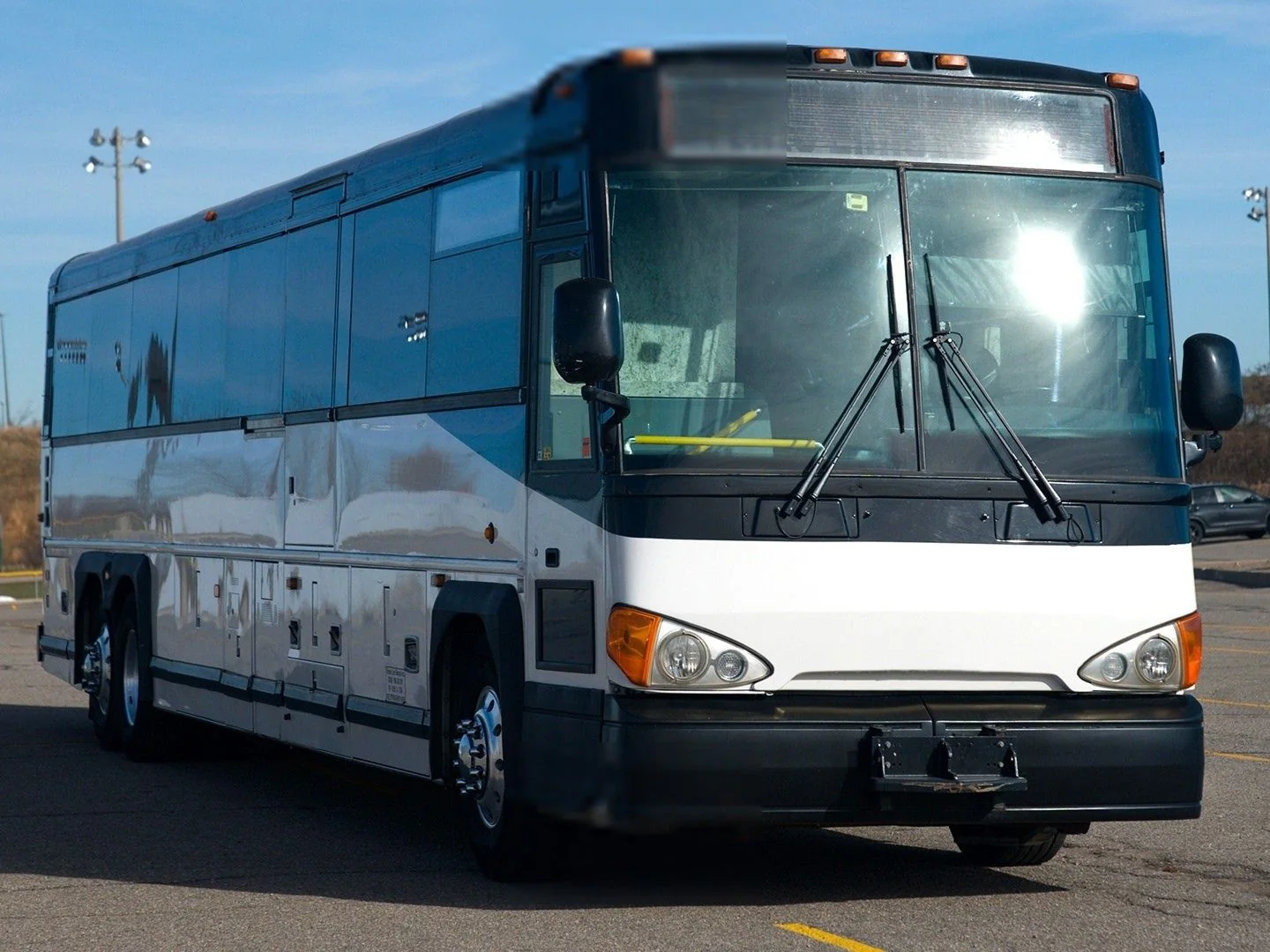 MCI Coach Party Bus (MCI-5) - 40-45 Passengers